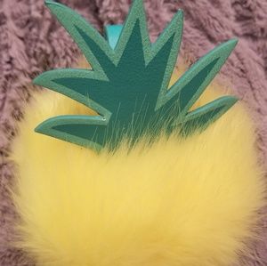 Pinapple furry charger